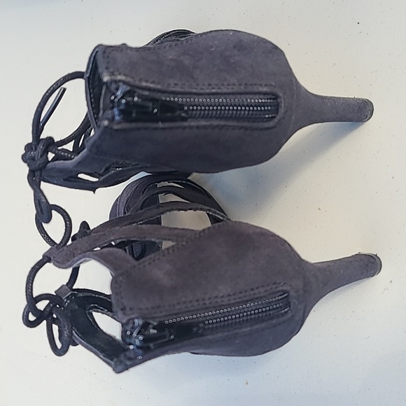 Heels - Picture 2 of 2